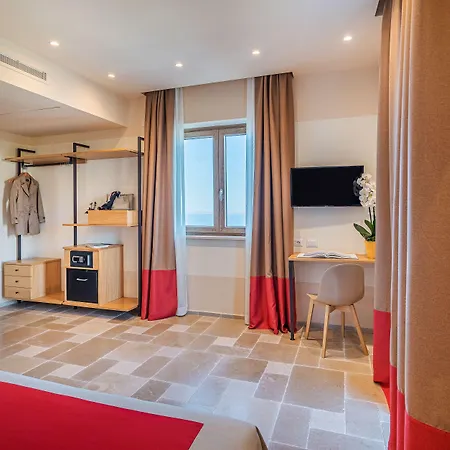 Maison Montechiaro אכסניה ויקו אקוונסה