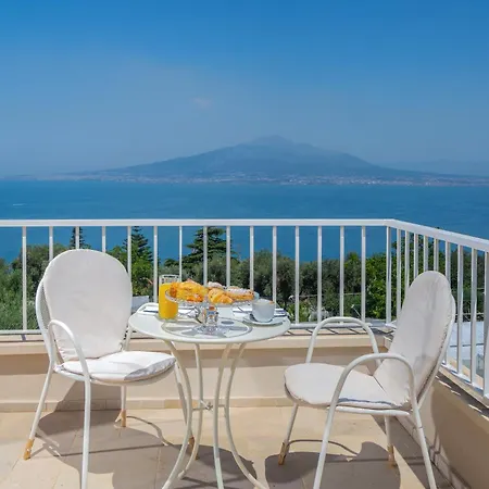 Maison Montechiaro Albergue Vico Equense