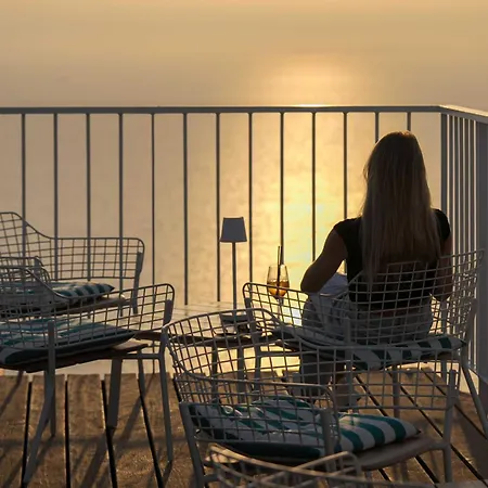 Albergue Maison Montechiaro *