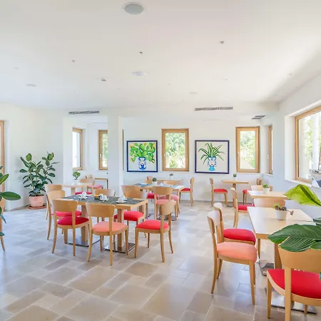 Maison Montechiaro 호스텔 *