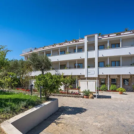 Maison Montechiaro Hostel *