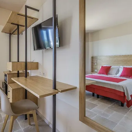 Maison Montechiaro Hostel *